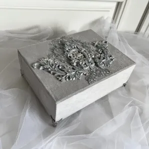 Шкатулка для украшений