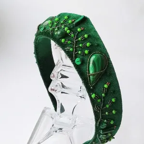 Ободок-кокошник с малахитом и вышивкой Зеленая история, размер универсальный, высота в центре - 4 см.