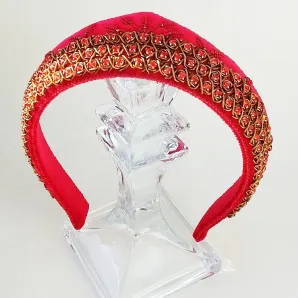 Ободок-кокошник красный бархатный со стразами, размер универсальный