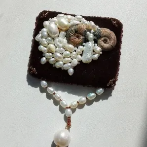 Брошь булавка с жемчугом ручной работы Овен