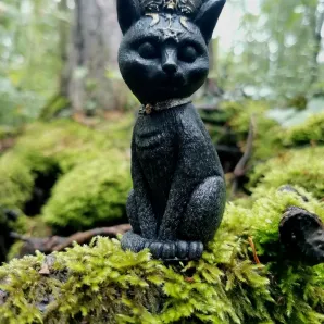 Свеча Фамильяр Ведьмы