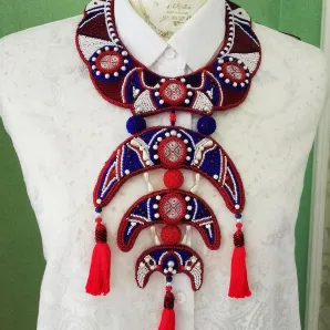 Шейное украшение в народном стиле Лунница