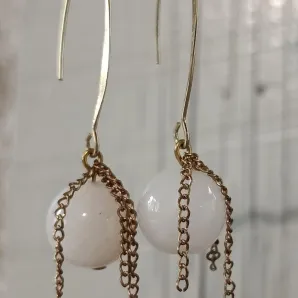 Серьги удлиненные с молочным кварцем