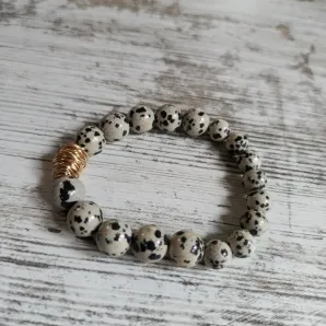 Браслет из далматиновой яшмы