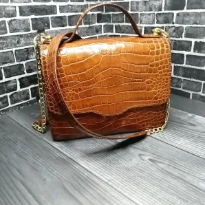 Сумочка- кроссбоди женская ручной работы из натуральной итальянской кожи