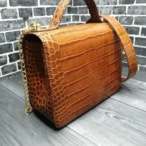 Сумочка- кроссбоди женская ручной работы из натуральной итальянской кожи