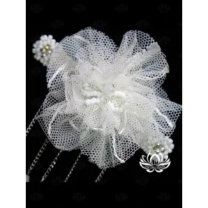 Заколка для волос ручной работы "Яблоневый цвет" белый. С подвесками.