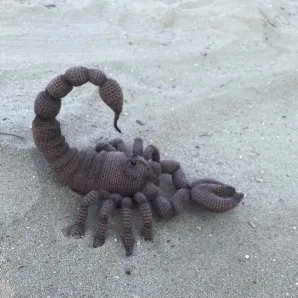 Скорпион, игрушка ручной работы