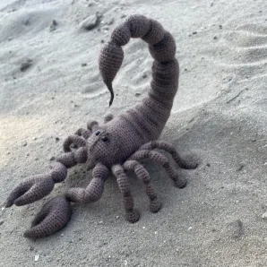 Скорпион, игрушка ручной работы