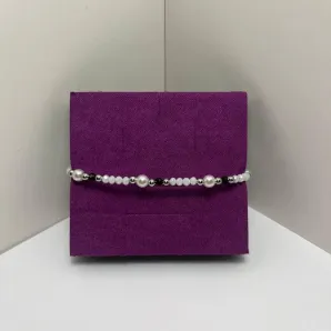 Браслет из бусин ручной работы (черно-белый)