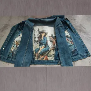Куртка джинсовая  с принтом ручной работы " Ковбойская", с белой лошадью
