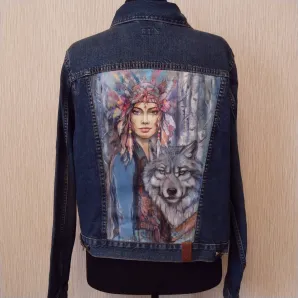 Куртка джинсовая с принтом ручной работы  "Бегущая с волками" по одноименной книге юнгианского психолога Клариссы Пинколы Эстес