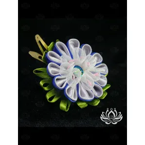 Заколка для волос ручной работы "Арабис" серебристый. Единственный экземпляр. Цветы Канзаши на волосы Ваши.