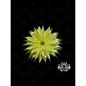 Заколка для волос ручной работы "Георгин" светло-жёлтый. Единственный экземпляр. Цветы Канзаши на волосы Ваши.