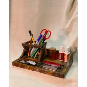 Настольный органайзер из дерева