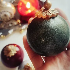 Набор свечей в форме Ёлочных шаров ручной работы