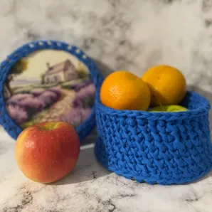 Корзинка круглая из трикотажной пряжи