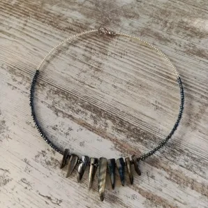 Чокер с перламутром и гематитом