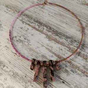 Чокер с родонитом