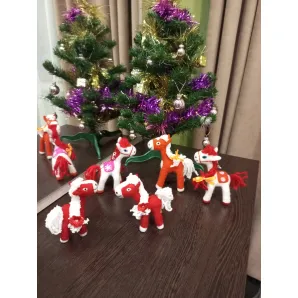 Лошадка из шерсти - символ года 2026