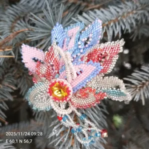 Брошь из японского бисера и страз" Чародейка"