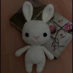 Зайка амигуруми