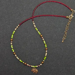 Чокер из бисера с металлическими бусинами в стиле бохо