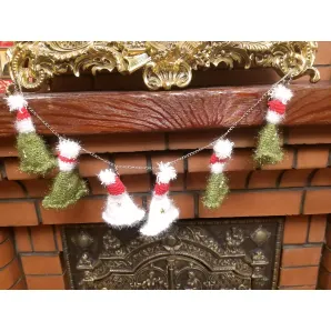 Елочная гирлянда над камином