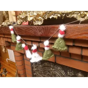 Елочная гирлянда над камином