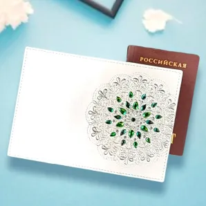 Обложка для паспорта из натуральной кожи белая с зелеными стразами