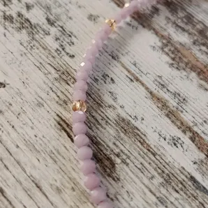 Чокер из фосфосидерита с цирконами