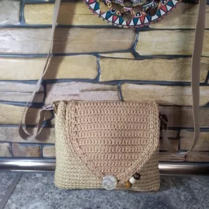 Сумочка через плечо бежевая ручной работы Ессентуки