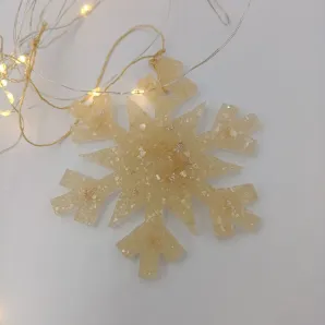 Снежинка на ёлку пудрово-бежевая