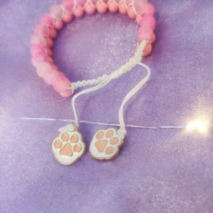 Браслет шамбала "Лапки" из морозного агата и дерева