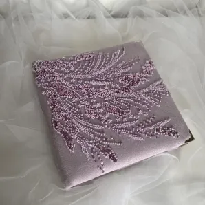 Фотоальбом с вышивкой из бисера и паеток, в цвете лаванда