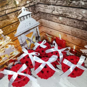 Ёлочный шар из бархатных бусин