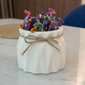 Ваза из гипса для сухоцветов