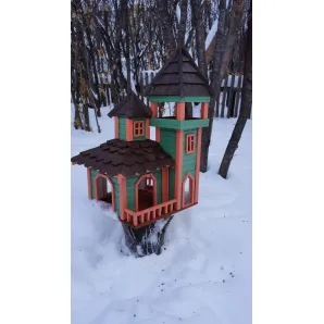 Кормушка для птиц и белок