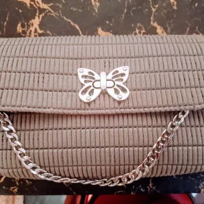 Сумка Кроссбоди на плече