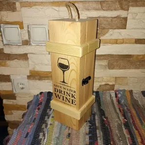 Подарочная упаковка для винной емкости объемом 0,7 литра