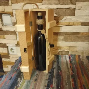 Подарочная упаковка для винной емкости объемом 0,7 литра