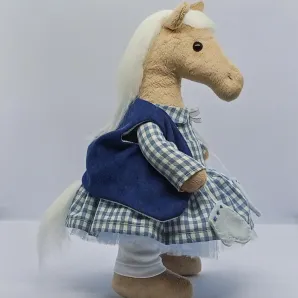 Лошадка в синем платье