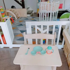 Детский обеденный стол