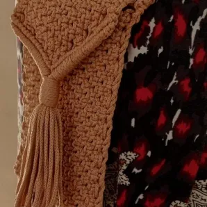 Сумочка для телефона макраме