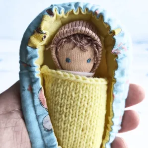 крошка в ладошке ручная работа