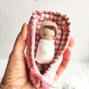 крошка в ладошке ручная работа