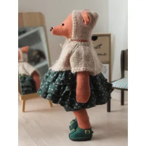 Игрушка текстильная интерьерная ручной работы. Лисичка в зеленом платье Коллекция цирк