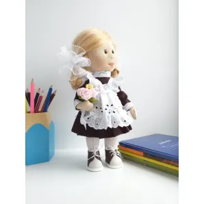 Текстильная интерьерная кукла «Школьница».
