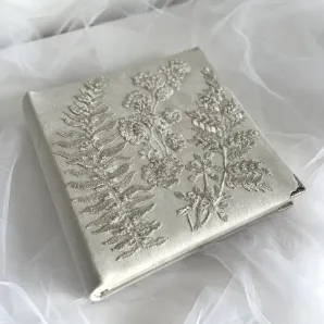 Фотоальбом свадебный жемчужный с бисером и пайетками