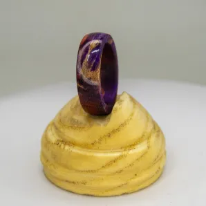 Кольцо "Пурпурное волшебство" из стабилизированного дерева